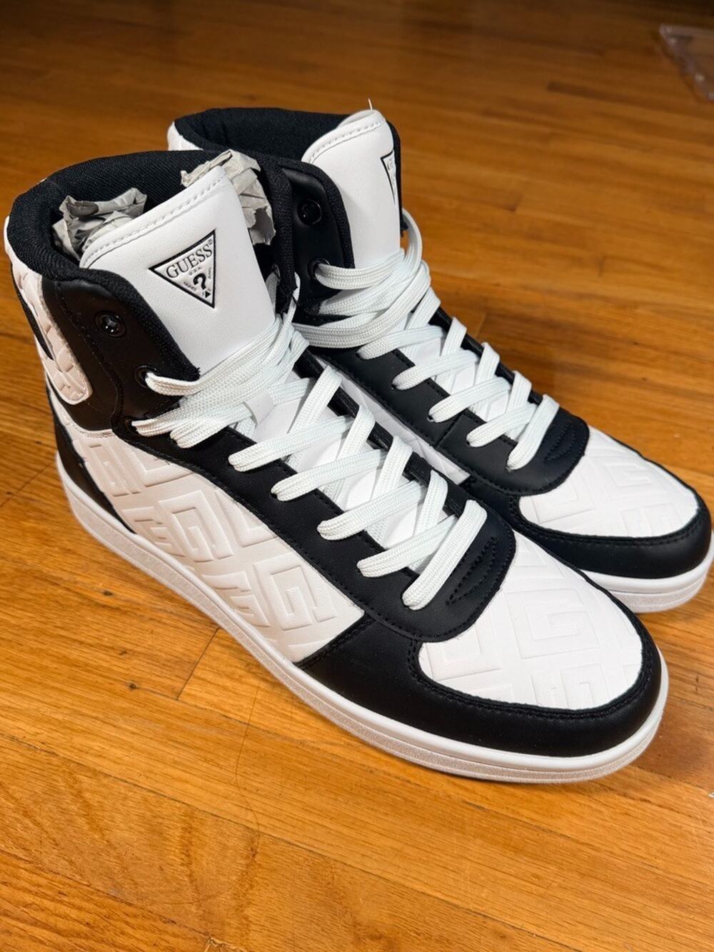 GUESS Lavey Men’s 10.5 Black White High Top Logo Sneakers GMLAVEY-R